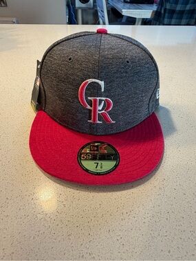 9FIFTY Gray and Red Flat-Brim Fitted Cap
